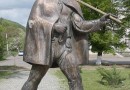 Що подивитись: пам’ятник листоноші в Закарпатті