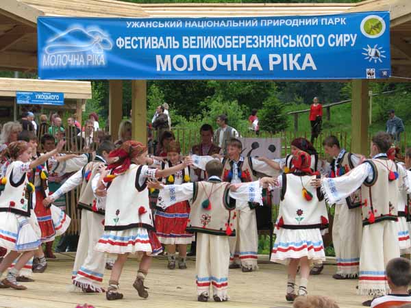 Фестиваль сиру „Молочна ріка” 2012