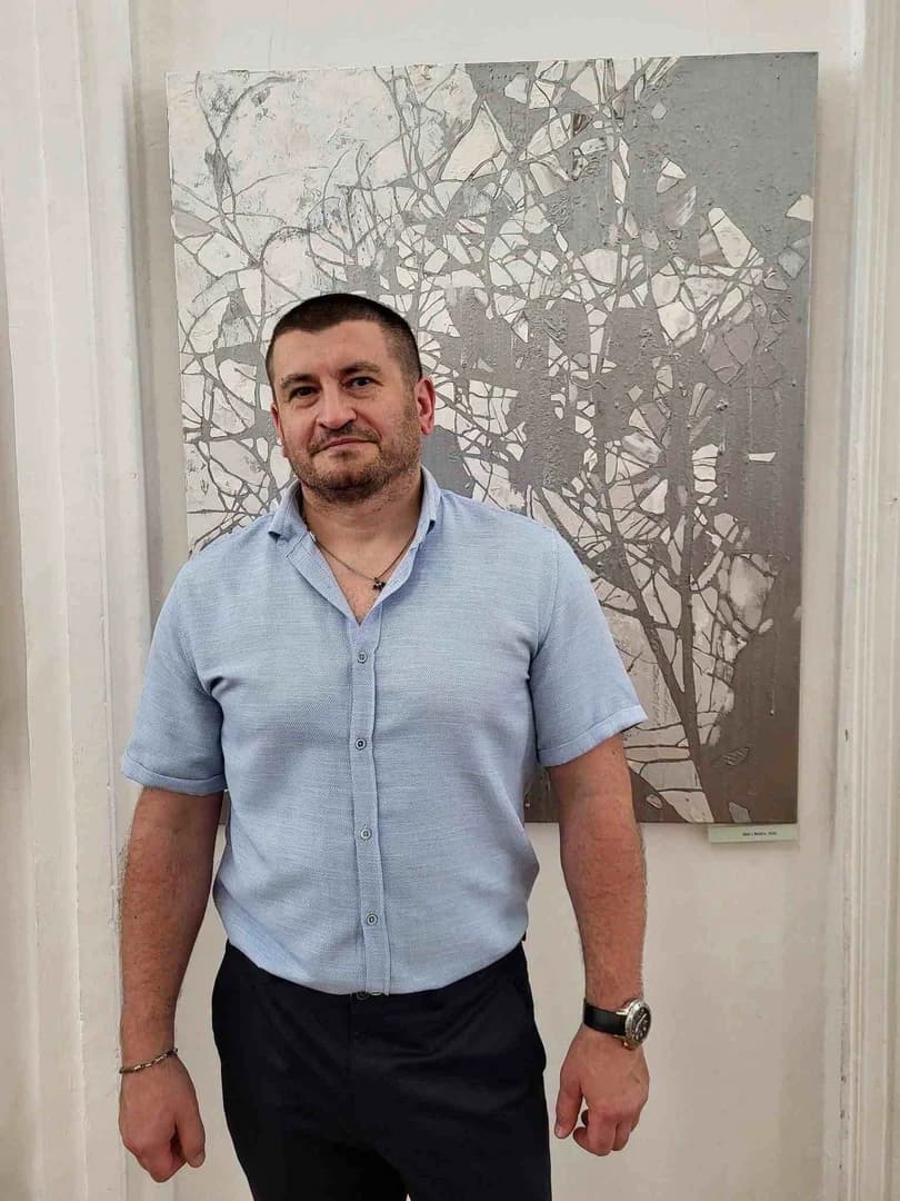 В Ужгороді відкрили ювілейну виставку Едуарда Приходька «Між формою і знаком»