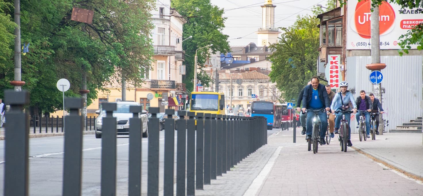 Жителів Івано-Франківська просять пересідати на велосипеди
