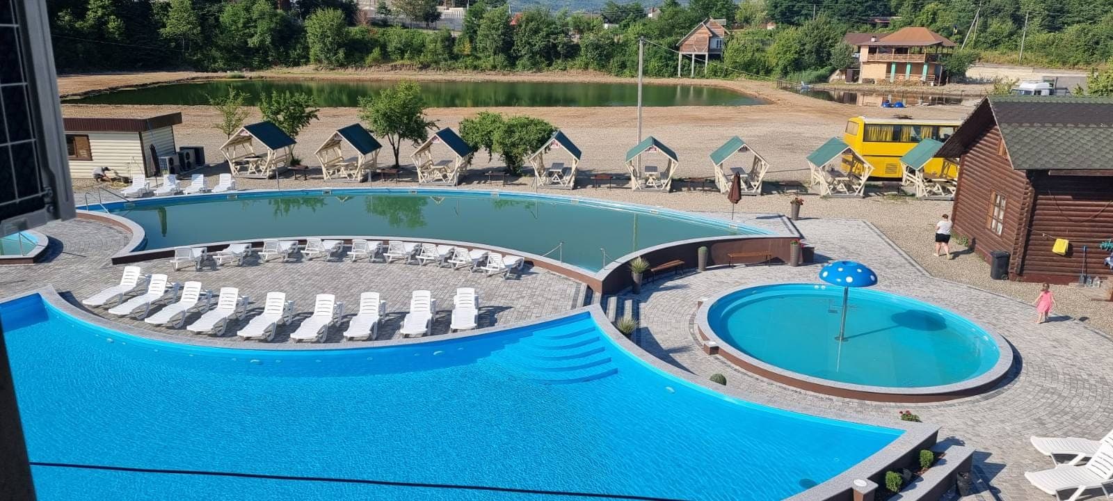 Палсір Солотвино – проживання, басейни з солоною водою