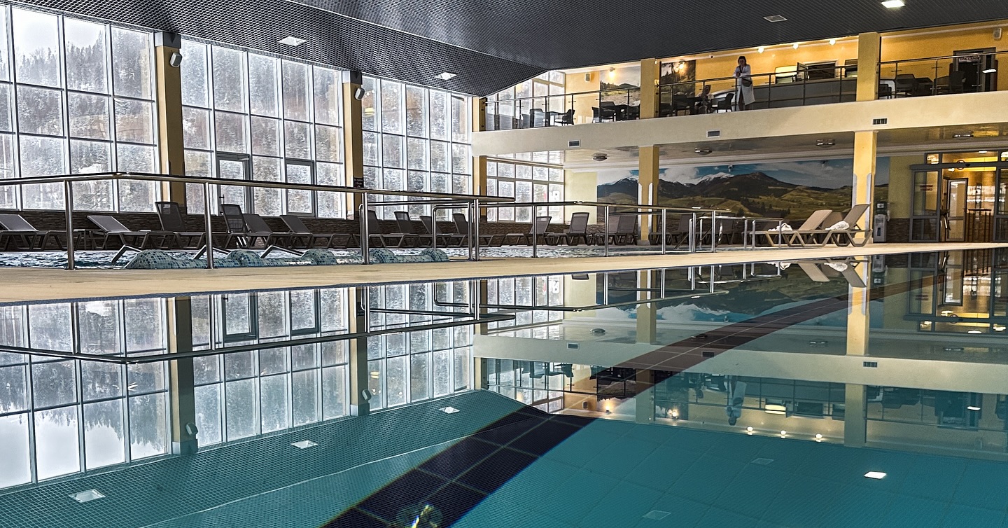 Новий басейн у Карпатах у SPA-центрі «Шафран» на курорті Плай