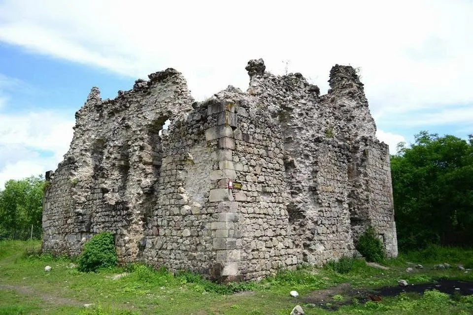 Середнянський замок