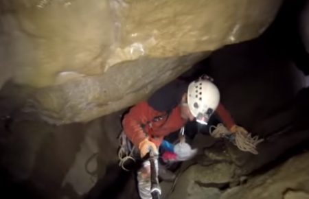 Пещеры Закарпатья манят туристов экстремалов, известно более десяти вертикальных и горизонтальных пещер, но мало приспособлены для посещения туристами.