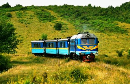 Боржавська вузькоколійка запрошує професійних залізничниками та прихильників історичних залізниць на відзначення дня залізниці.