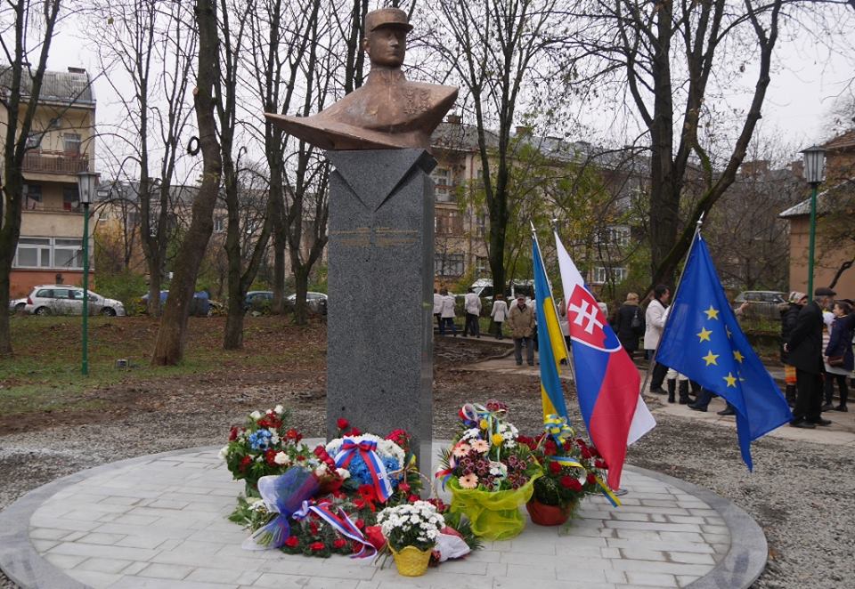Місто Ужгород – пам’ятник Штефанику