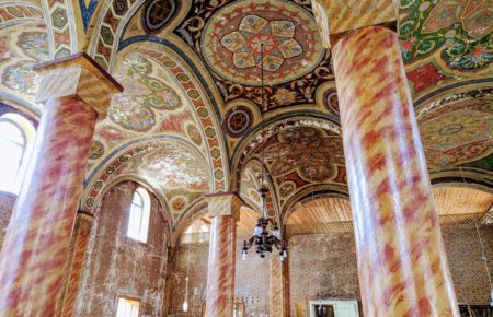 Старовинна синагога в Хусті — опис, історія, розташування, фото з середини. Гармонійні та плавні інтер
