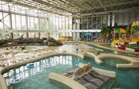 Аквапарк Карпатія Мукачево, найбільший критий аквапарк Закарпаття в місті Мукачево відновлює свою роботу та запрошує гостей відвідати водний комплекс.