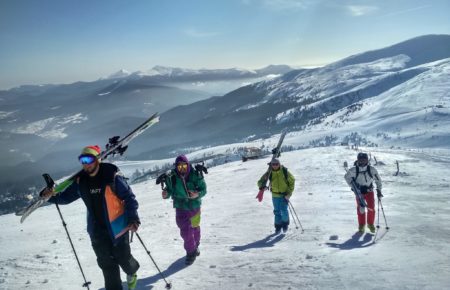 Відкриття сезону на Драгобраті з 10 грудня 2021 року, погода морозна, гірськолижні схили Драгобрату формуються для катаннях на лижах, сноубордах - Турінформ