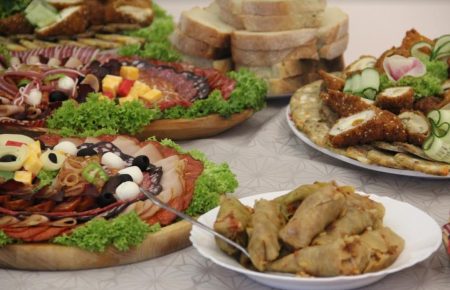Десятий Тиждень угорської кухні на Закарпатті пройде з 24 по 27 лютого, знижка на страви від 25 до 50%, у ресторанах, що приєднались до акції. 