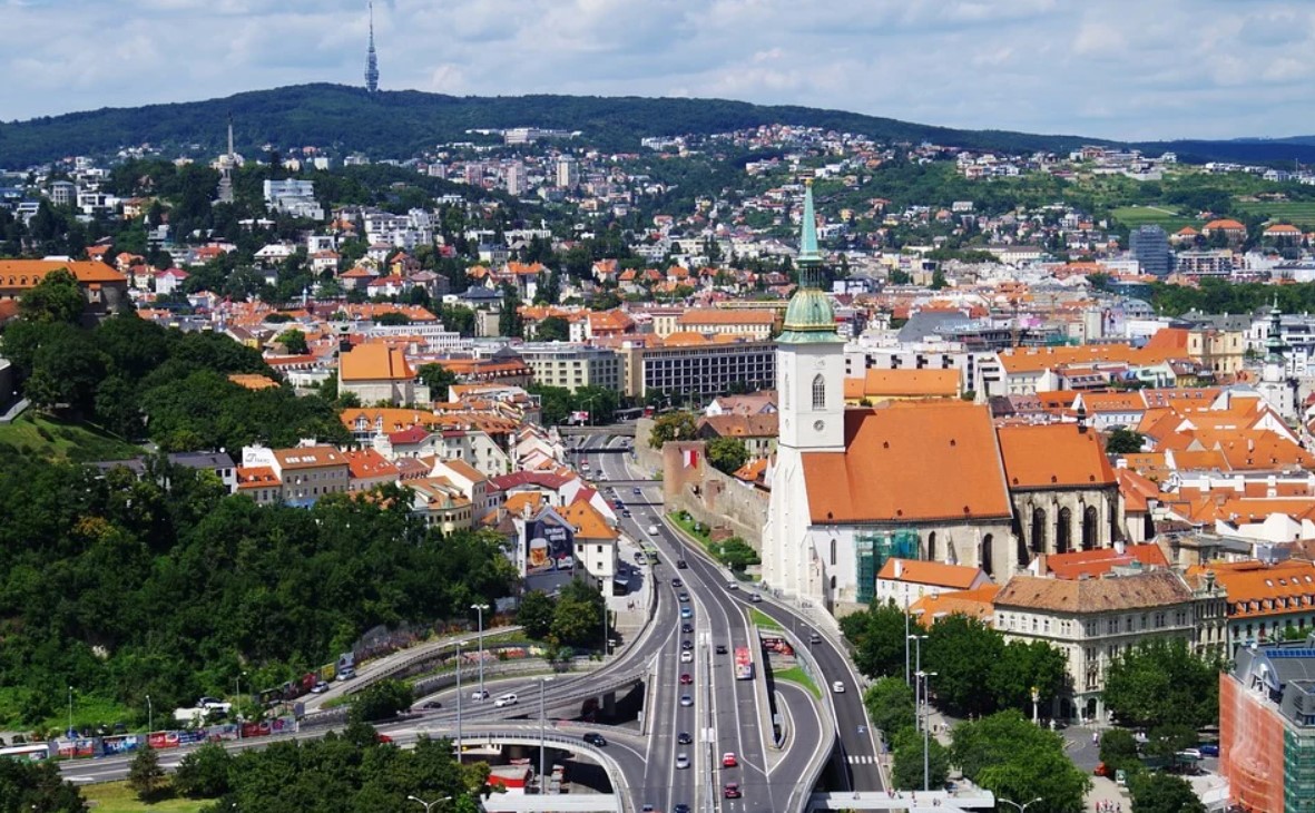 Поїздка в Словаччину на авто - які складнощі можуть бути? Країна найближчих сусідів – чудовий варіант для подорожі на власній машині.