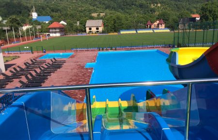 Аквапарк Вільхівці – літній відпочинок на Закарпатті, за 20 км від міста Тячів, дорогою на Дубове, для гостей відкритий басейн, водяні гірки.  