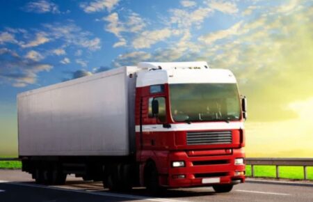 Когда речь идет о перевозке грузов, дальнобойщикам приходится учитывать множество моментов. Важно выбрать оптимальный маршрут.