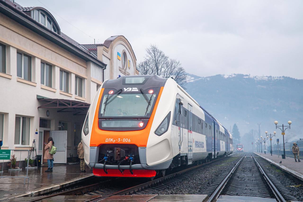 Поїзд Рахів – Валя-Вішеулуй (Румунія) – графік руху
