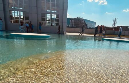 Вхід на відкриті басейни в Мукачево з прісною та термальною водою від 100 грн, пенсіонери безкоштовно, це чудова нагода для відновлення сил, дозвілля, відпочинку з дітьми.