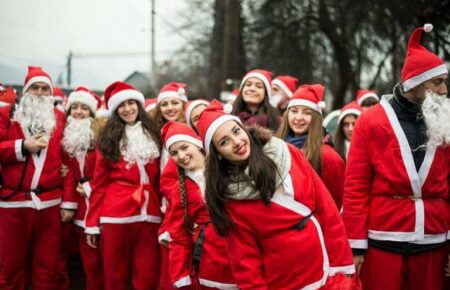 Парад Миколайчиків у Закарпатті пройде 13 грудня 2023 року, це буде 29 парад, що охоплює міста та села краю, який збирає десятки учасників, колективи та тисячі глядачів.