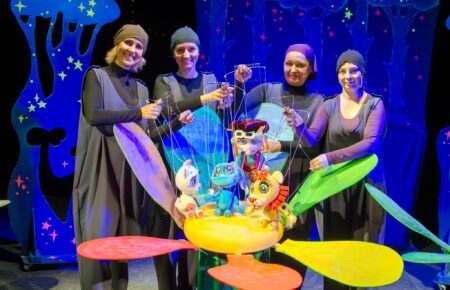 Театр "Бавка" запрошує дітей на новорічні вистави, що пройдуть за участі акторів, на новорічну та різдв