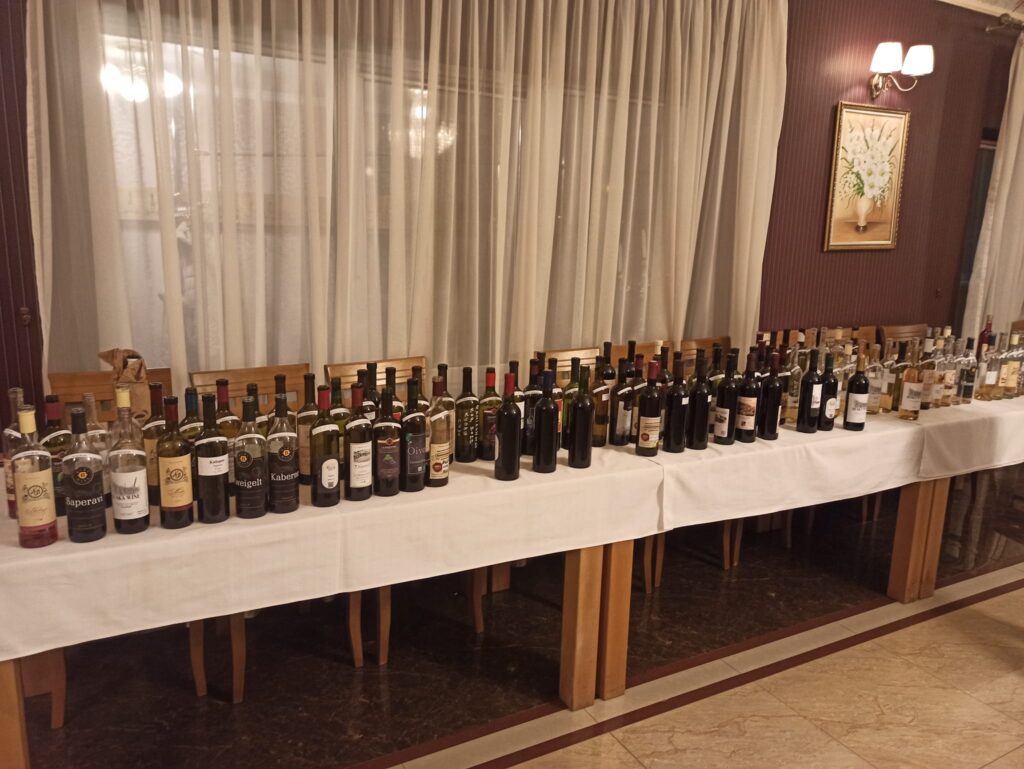 Конкурс Чрвене вино 2024, Відкриття взірців учасників