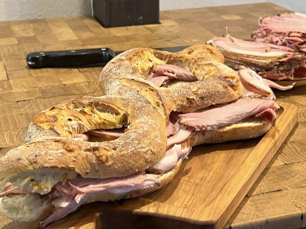 Сирний хліб «Штефан» із шовдарем, гастрономія Закарпаття