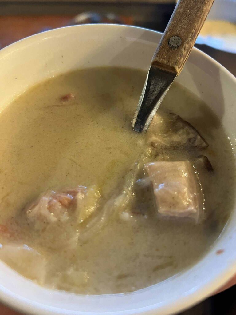 Дзяма з шовдарем – традиційний суп кухні Закарпаття