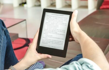 Электронная книга и ирригатор – два тихих удовольствия, которые делают вечера нежнее и улыбку увереннее Электронная книга и ирригатор – эти два помощника не кричат о себе – они просто делают вечера мягче, а утро – свежее.