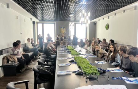 Новий міський проєкт залучає школярів до пізнання Ужгорода через дослідження, командну роботу, екскурсії та створення туристичного контенту.