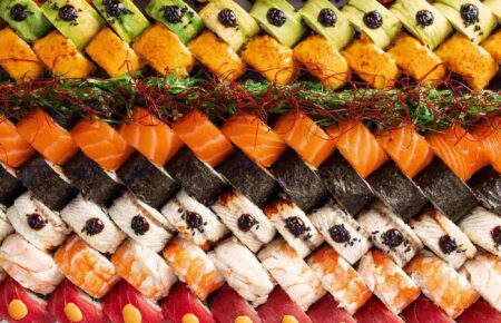 Чому львів’яни все частіше обирають суші? Як зробити звичну доставку частиною місцевої гастрономічної культури?